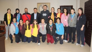 YILDIZ BAYAN BASKETBOL TAKIMIMIZ ANALİG GRUP BİRİNCİSİ..