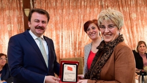KADINLARDAN BAŞKAN ERKOÇ’A TEŞEKKÜR...