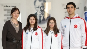 SANKO OKULLARI SPORCUSU YÜZMEDE TÜRKİYE BİRİNCİSİ OLDU..