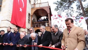 Ünal, Gecesini Gündüzüne Katarak Gezilerini Sürdürüyor