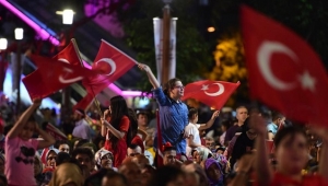 DULKADİROĞLU’NDAN 15 TEMMUZ’DA 15 BİN TÜRK BAYRAĞI..