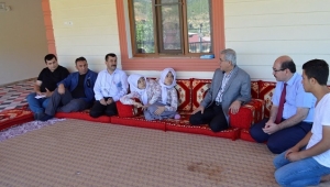 Sütçü İmam Rektörü Can’dan, Siyam İkizleri Ayşe ve Sema’ya ziyaret...