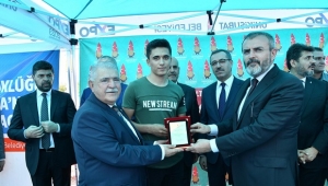 KİM OLDUĞUNUZU VE NE İLE SORUMLU OLDUĞUNUZU UNUTMAYIN...