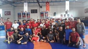 Büyükşehir Güreşçileri Milli Takımda..
