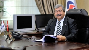 Maddi ve manevi olarak kahraman ordumuzun, himayesinde yaşadığımız devletimizin ve aziz milletimizin yanındayız..