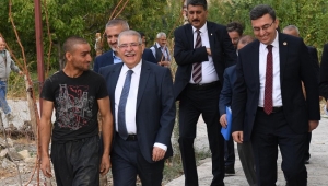 ONİKİŞUBAT BELEDİYESİ'NDEN ÖZBEK AİLEYE DESTEK...