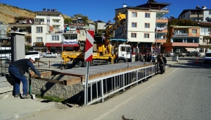Büyükşehir’den Çağlayancerit’e Köprü