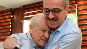 Cumhurbaşkanlığı Edebiyat Ödülü Pakdil’e