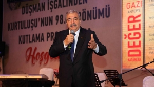 ABULKADİR KONUKOĞLU: “BU ÖDÜLÜ BABAM ADINA ALIYORUM”..