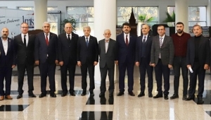 BİZ KARDEŞİZ...
