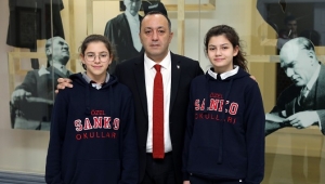 SANKO OKULLARI YÜZÜCÜSÜ 3 TÜRKİYE BİRİNCİLİĞİ KAZANDI ..
