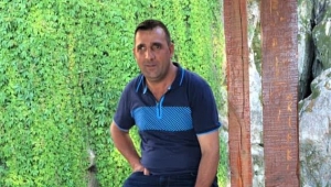 Söküm makinesin altına düşen çiftçi hayatını kaybetti.