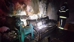 Alkollü fazla kaçırınca yaşadığı evi yaktı..