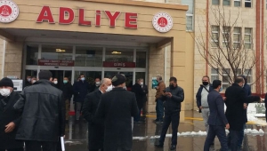 Eski kamu görevlilerinin yargılandığı dava 15 Şubat’a ertelendi..