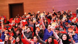 ‘Madalyasız’ romanı bilimsel dergide