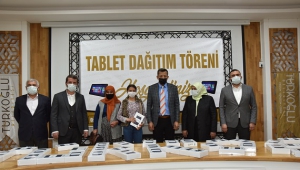 TÜRKOĞLU BELEDİYESİNDEN ÖĞRENCİLERE TABLET..