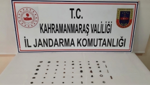 Tarihi eserleri satmak için müşteri ararken jandarmaya yakalandı