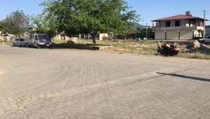 Ehliyetsiz motosiklet sürücüsü otomobille çarpıştı: 1 yaralı