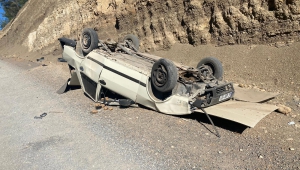 Kahramanmaraş’ta kayaya çarpan otomobil takla attı: 4 yaralı