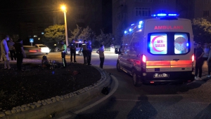 Motosikletiyle bordur taşlarına çarpan sürücü yaralandı