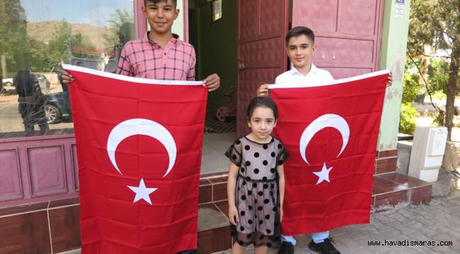 Bayrak sevgisine Türk Bayraklı ödül 