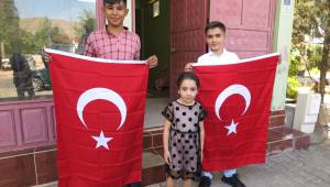 Bayrak sevgisine Türk Bayraklı ödül