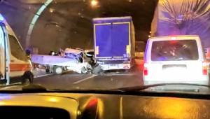 Tünelde zincirleme kaza: 4 yaralı