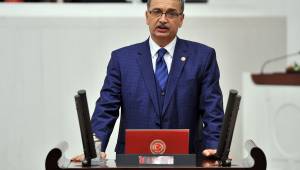 Bayramlar birliğimizi ve kardeşliğimizi pekiştiren en önemli manevi değerlerimizdir