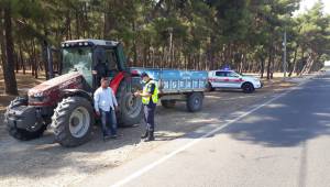 Kahramanmaraş’ta jandarma trafik ekipleri tarım araçlarını denetledi