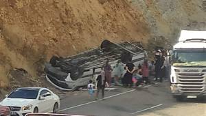 Kahramanmaraş’ta minibüs devrildi: 10 yaralı