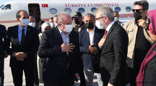 TBMM Başkanı Mustafa Şentop şeref defterini imzaladı 