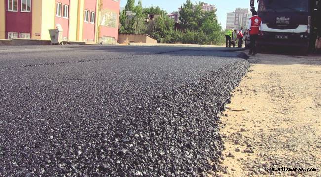 Elbistan’da altyapısı tamamlanan yollar sıcak asfalt ile kaplanıyor 
