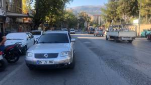 Otomobille çarpışan elektrik bisiklet sürücüsü yaralandı