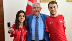Paralimpik Sporcularımız Başkan Mahçiçek’i Ziyaret