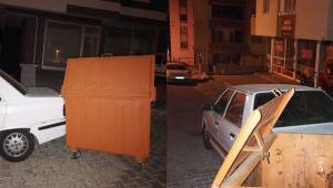 Vatandaşlar, gelişi güzel bırakılan çöp konteynırlarından dertli