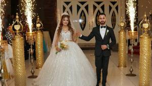 Efe ve Gündeş ailesinin mutlu günü..