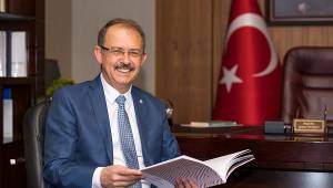 Öğretmenler, Milletlerin geleceğini aydınlatan eğitim kahramanlarıdır..