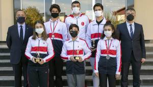 SANKO Okulları Öğrencileri Birincilik, İki İkincilik ve İki Dördüncülük Madalyası Kazandı 