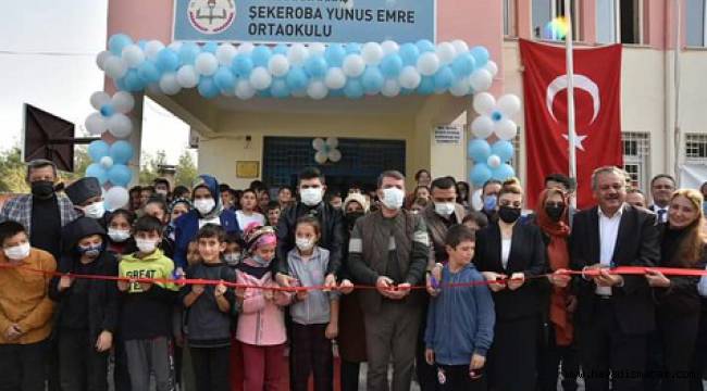 Türkoğlu’nda ‘Yunus Emre Ortaokulu’ kütüphanesine kavuştu..