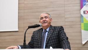 Başkan Mahçiçek, Belediye Personelinin Yeni Yılını Kutladı..