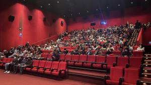 Başkan Mahçiçek'ten Öğrencilere Sinema Jesti