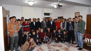 Başkan Okay, öğrencilerle hasbihal etti