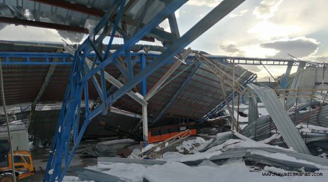 Kahramanmaraş’ta geri dönüşüm fabrikasının çatısı çöktü ..