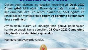 Öğrenciler erken karne aldı..