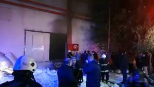 Tekstil fabrikasında yangın çıktı..