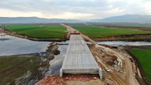 210 Metrelik Köprüde Kiriş Montajı da Tamam
