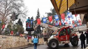 Dulkadiroğlu Belediyesi’nden Sütçü İmam Türbesi’nde Tadilat..