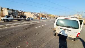 Otomobiliyle polis noktasına daldı: 1’i polis 3 yaralı