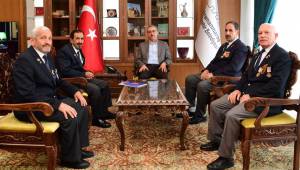 Başkan Güngör Muharip Gaziler Derneği Üyelerini Ağırladı