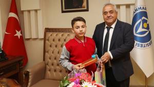 KİÜ’de 23 Nisan’ın Temsili Rektörü, 5. Sınıf Öğrencisi Eyüp Purtaş Oldu